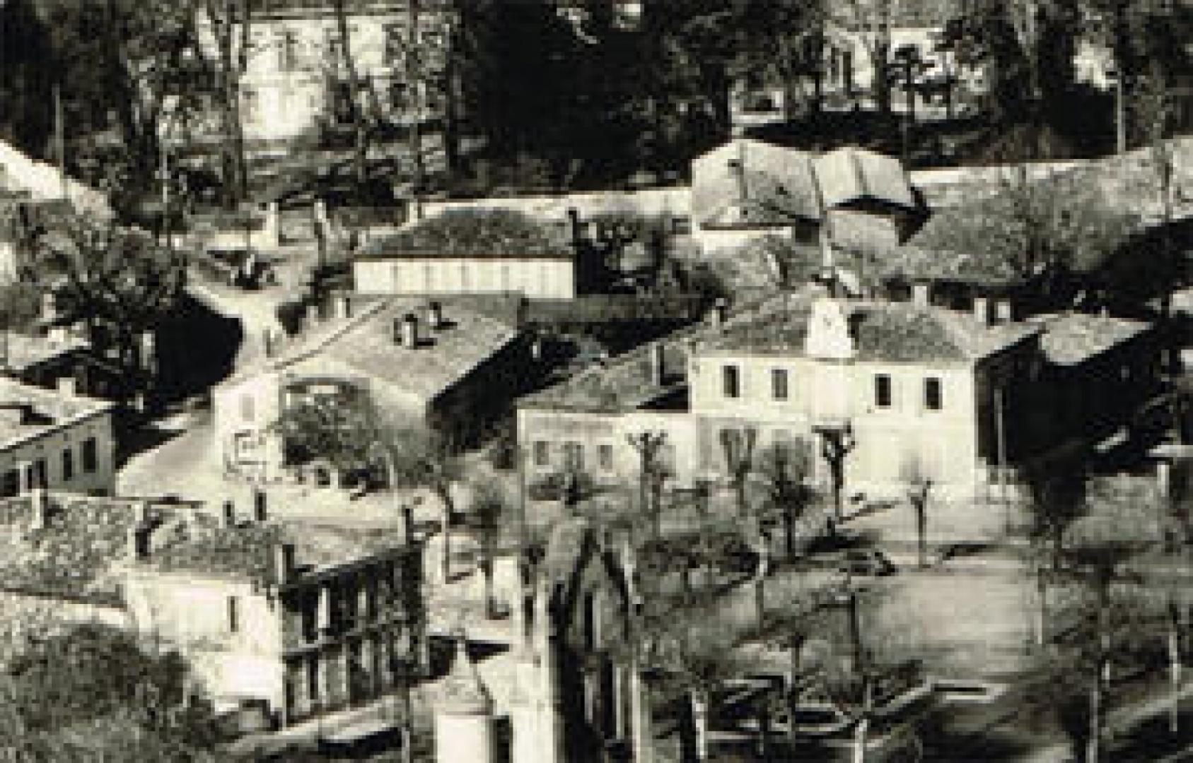 Vu-du-ciel-La-place_large.jpg